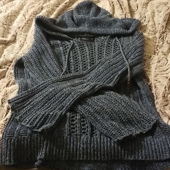 AE Open Weave Hoodie - Picture 3 of 5